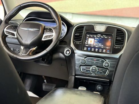 Used 2020 Chrysler 300 Touring w/ Sport Appearance Package image 35