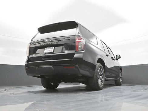 Used 2024 Chevrolet Suburban Z71 w/ Luxury Package image 41