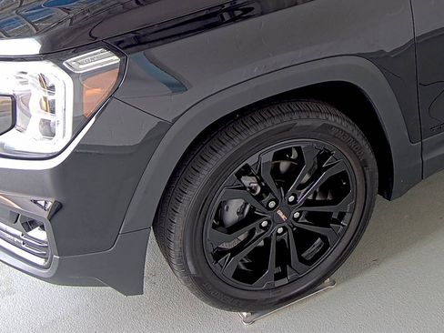 Used 2022 GMC Terrain SLT w/ Tech Package image 7