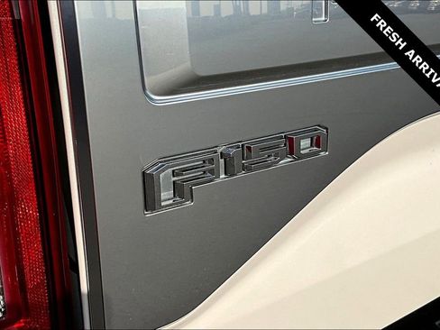 Used 2017 Ford F150 Platinum w/ Equipment Group 701A Luxury AWD/4WD image 24