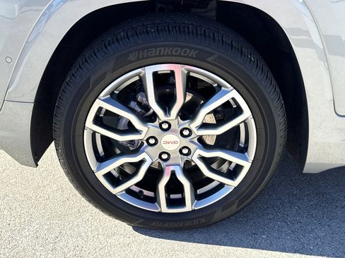 Used 2024 GMC Terrain Denali w/ Denali Premium Package image 12