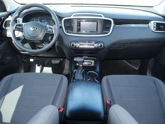 Used 2019 Kia Sorento FWD image 4