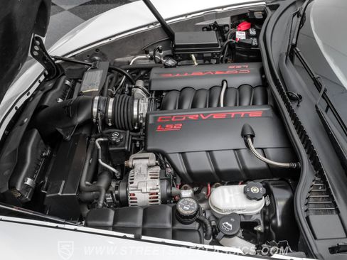 Used 2005 Chevrolet Corvette Convertible w/ Preferred Equipment Group RWD image 3