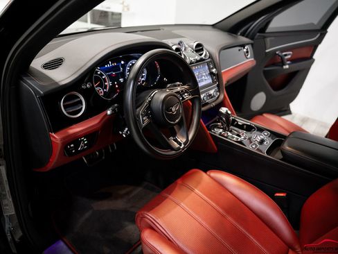 Used 2018 Bentley Bentayga image 39