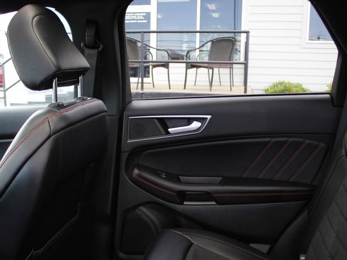 Used 2023 Ford Edge ST-Line image 45