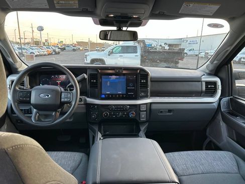 Used 2026 Ford F350 XLT w/ XLT Premium Package AWD/4WD image 11
