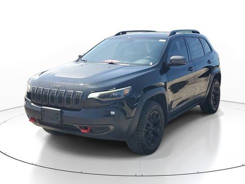 Used 2019 Jeep Cherokee Trailhawk AWD/4WD image 2