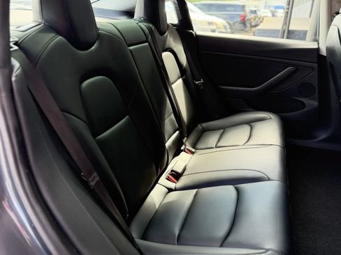 Used 2022 Tesla Model 3 Long Range AWD/4WD image 17