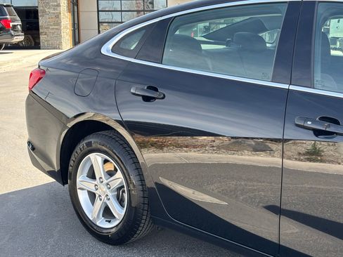 Used 2024 Chevrolet Malibu LS FWD image 3