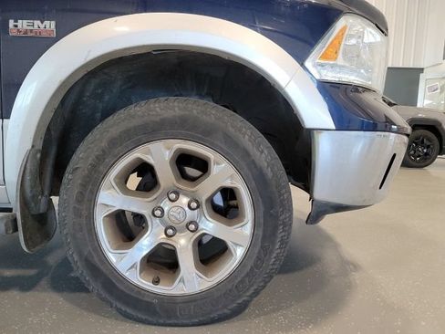 Used 2014 RAM 1500 Laramie w/ Convenience Group AWD/4WD image 16