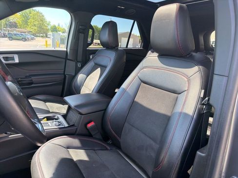 Used 2023 Ford Explorer ST-Line w/ Class IV Trailer Tow Package AWD/4WD image 12