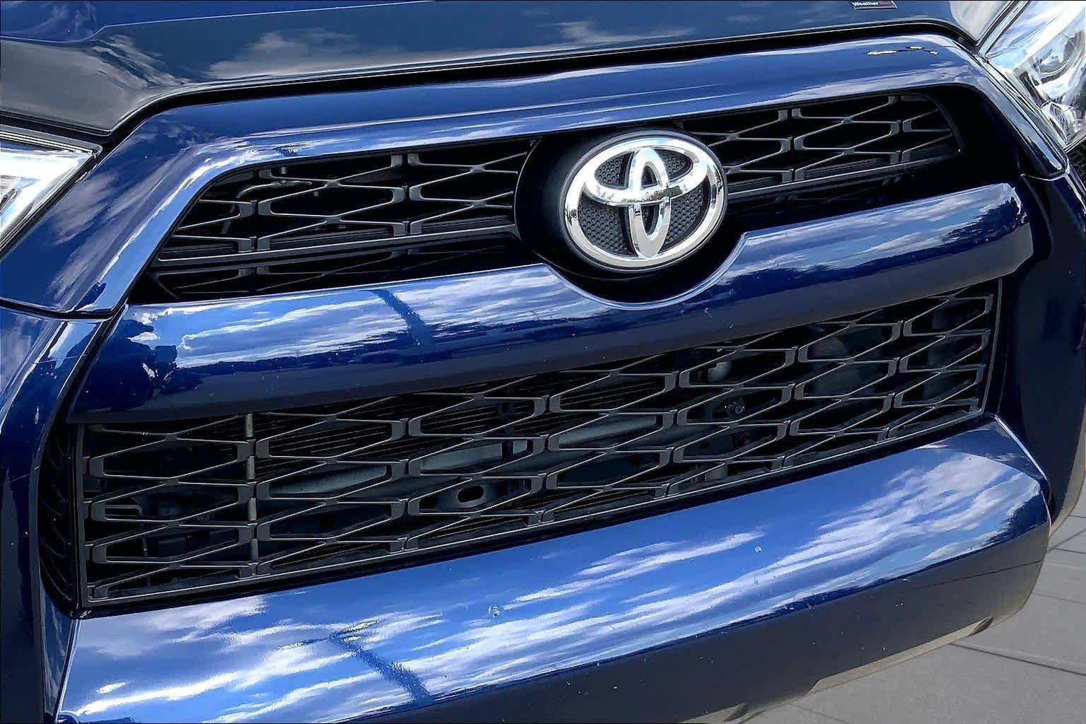 Used 2016 Toyota 4Runner SR5 Premium RWD image 32
