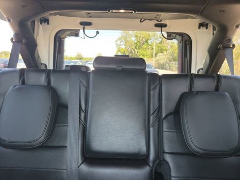 Used 2022 Jeep Wrangler Unlimited Sahara w/ Safety Group image 5