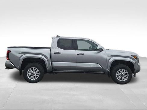 New 2025 Toyota Tacoma SR5 image 12