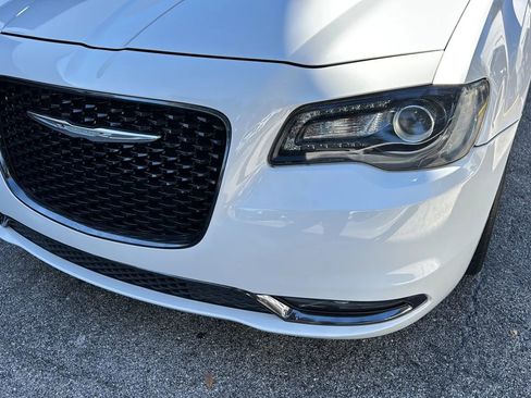 Used 2018 Chrysler 300 S image 32