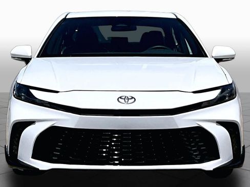 Used 2026 Toyota Camry SE FWD image 4