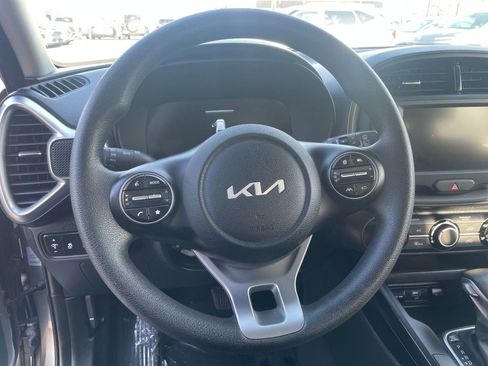Used 2025 Kia Soul LX w/ LX Technology Package image 28