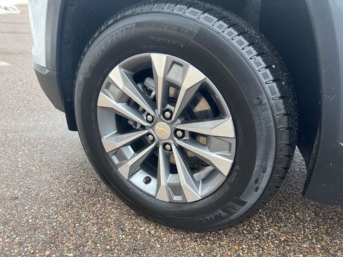 Used 2025 Chevrolet Equinox LT image 12