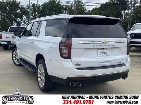 Used 2021 Chevrolet Suburban Premier RWD image 6