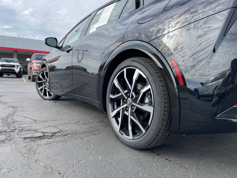 Used 2026 Toyota Prius Plug-In Hybrid image 5