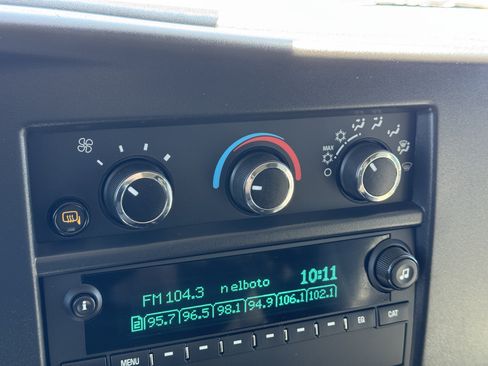 Used 2025 Chevrolet Express 3500 LT w/ LT Preferred Equipment Group RWD image 24