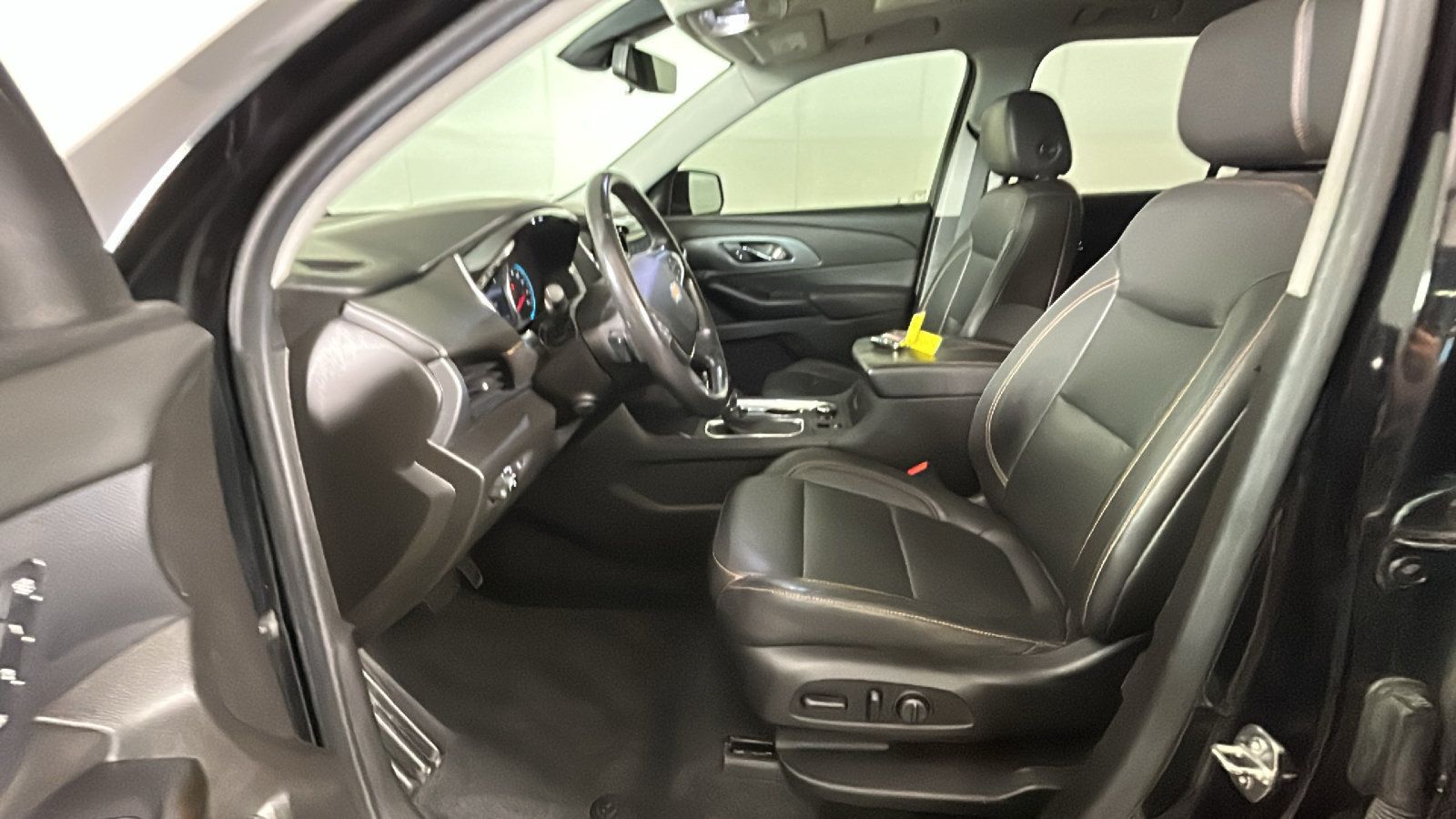 Used 2021 Chevrolet Traverse Premier w/ Redline Edition AWD/4WD image 12