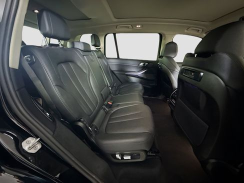 Used 2022 BMW X7 xDrive40i w/ Parking Assistance Package image 27