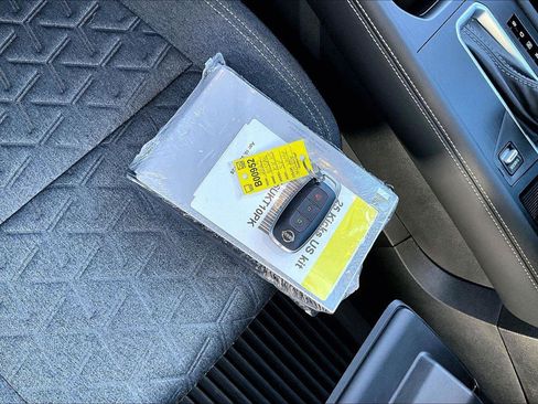 Used 2025 Nissan Kicks SV image 12