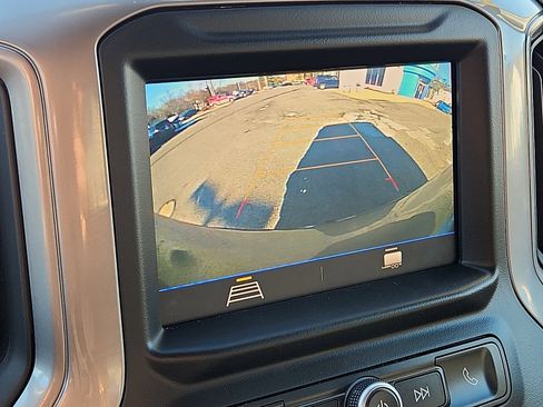 Used 2020 Chevrolet Silverado 1500 Custom w/ Custom Value Package image 17