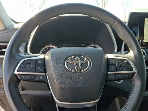 Used 2024 Toyota Highlander XLE image 20