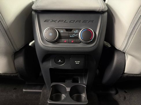 New 2026 Ford Explorer Platinum w/ LUX Leather Package AWD/4WD image 37