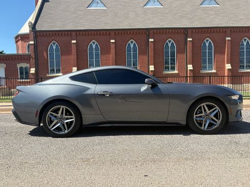 Used 2024 Ford Mustang Coupe RWD image 2