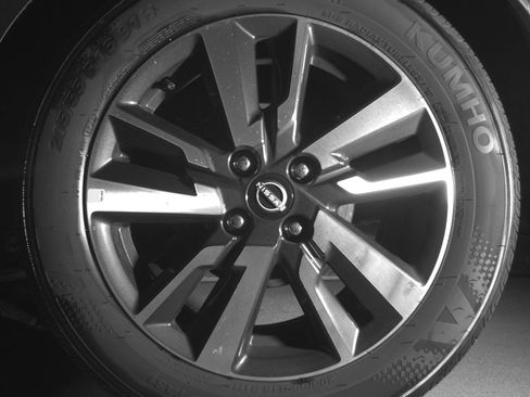 Used 2025 Nissan Versa SV image 11