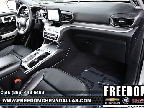 Used 2024 Ford Explorer XLT w/ Equipment Group 202A image 8