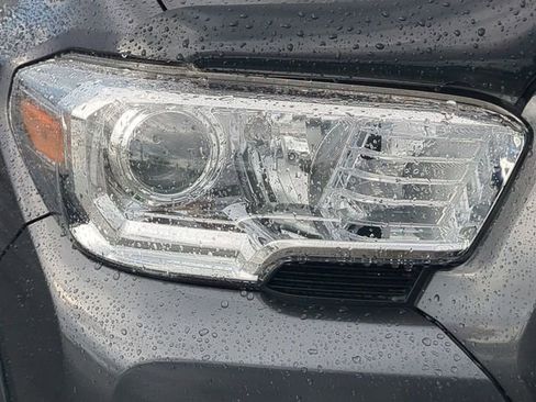 Used 2023 Toyota Tacoma SR5 AWD/4WD image 10