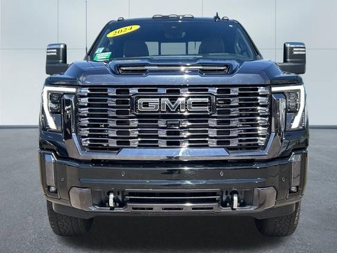 Used 2024 GMC Sierra 3500 Denali Ultimate image 3
