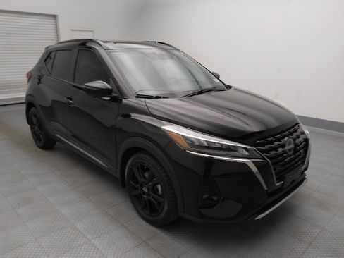 Used 2023 Nissan Kicks SR FWD image 13