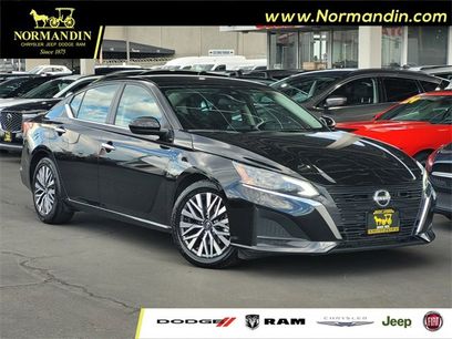 Used 2023 Nissan Altima 2.5 SV