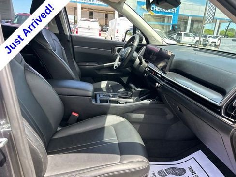 Used 2024 Kia Sorento S FWD image 30