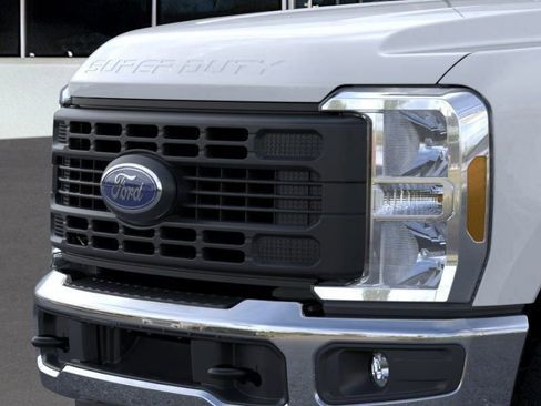 New 2026 Ford F250 XL w/ XL Chrome Package AWD/4WD image 32