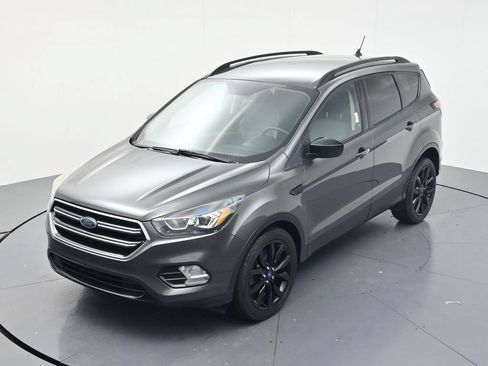 Used 2018 Ford Escape SE w/ SE Sport Appearance Package FWD image 34