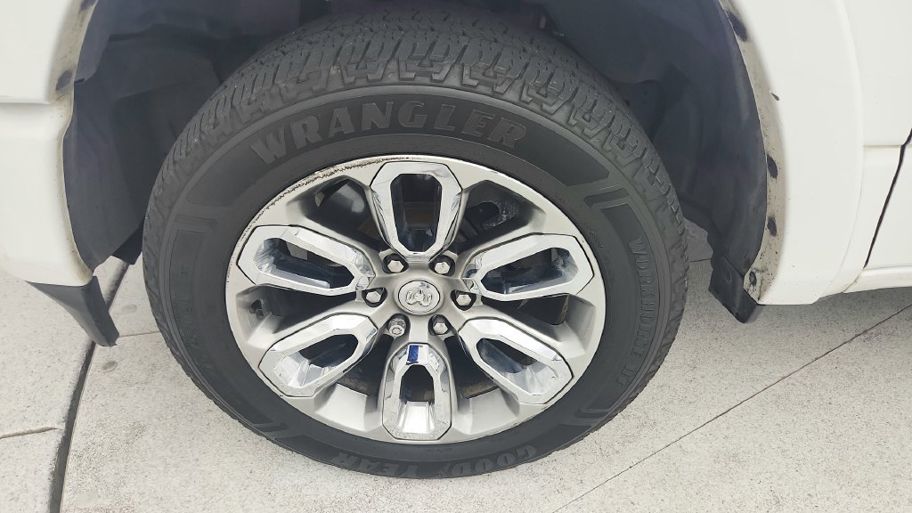 Used 2020 RAM 1500 Laramie w/ Sport Appearance Package AWD/4WD image 26