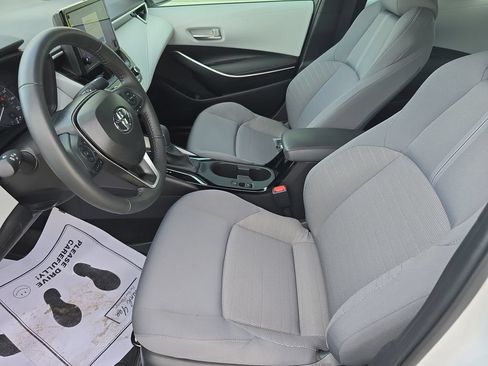 Used 2025 Toyota Corolla SE FWD image 13