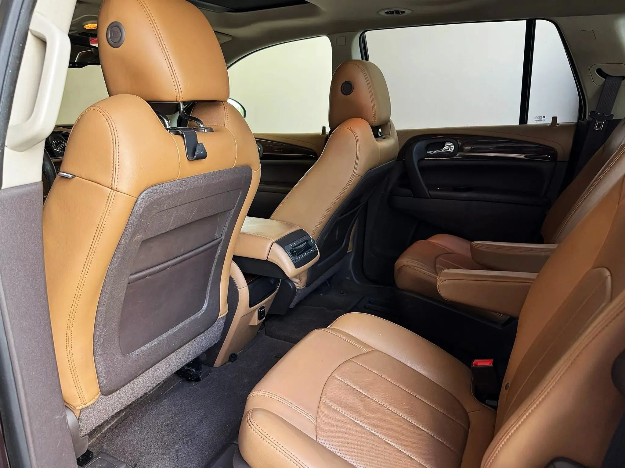 Used 2016 Buick Enclave Premium w/ Experience Buick Package FWD image 16