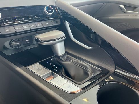 Used 2025 Hyundai Elantra SEL image 43