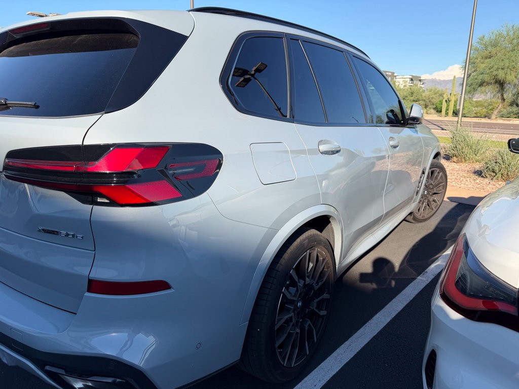 Certified 2026 BMW X5 xDrive50e w/ M Sport Package AWD/4WD image 4