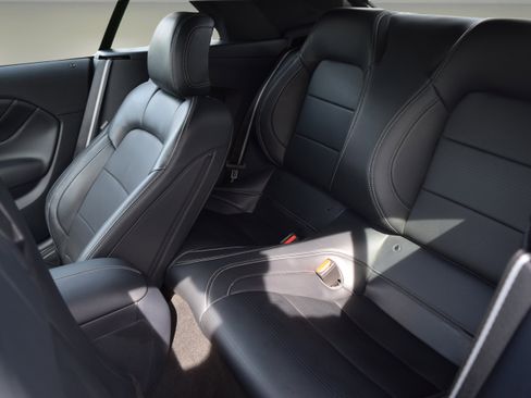 Used 2024 Ford Mustang GT Premium image 7