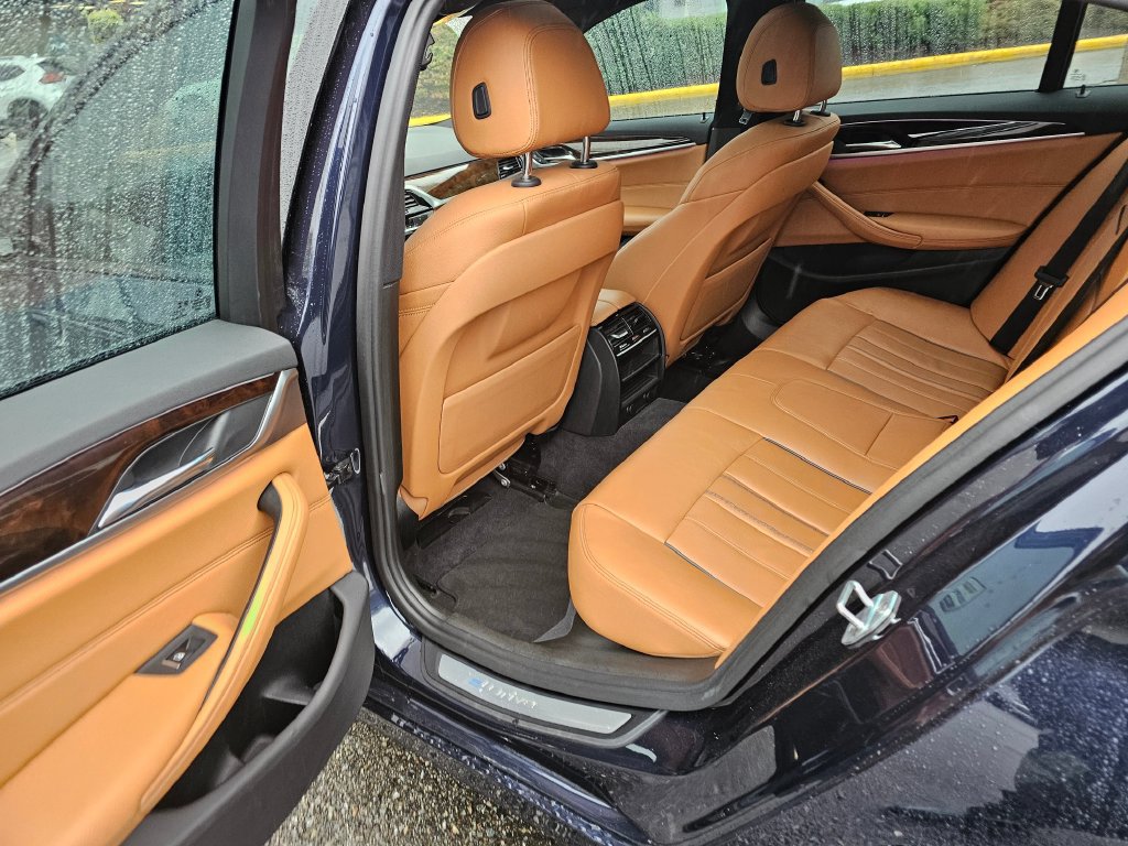 Used 2018 BMW 530e RWD image 18