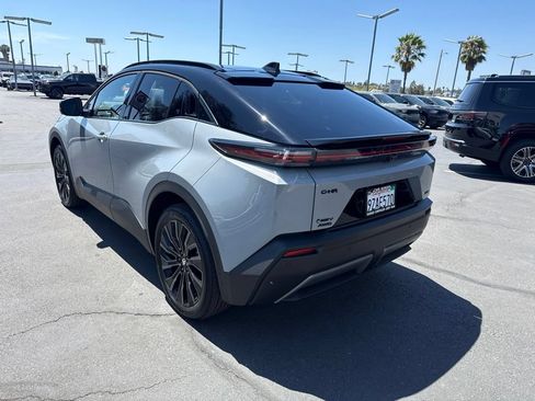 Used 2026 Toyota C-HR AWD/4WD image 5