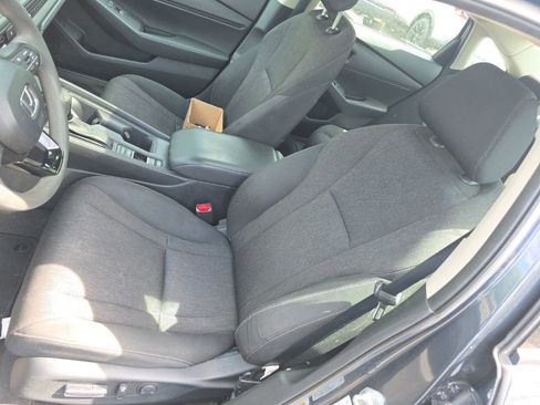 Used 2023 Honda Accord EX image 10